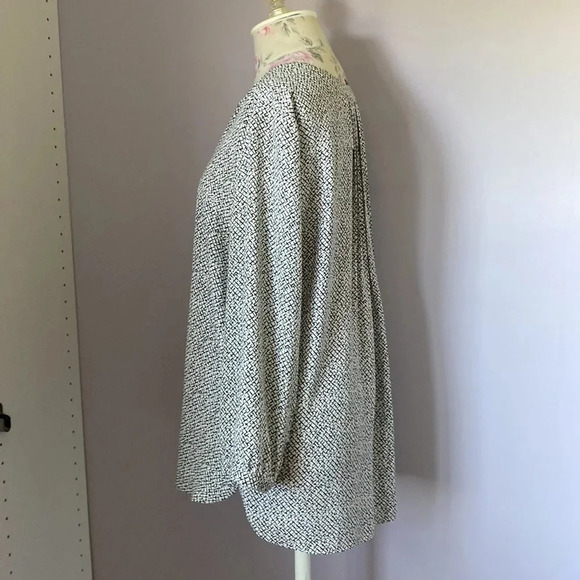 NYDJ printed blouse size Large - Picture 7 of 15